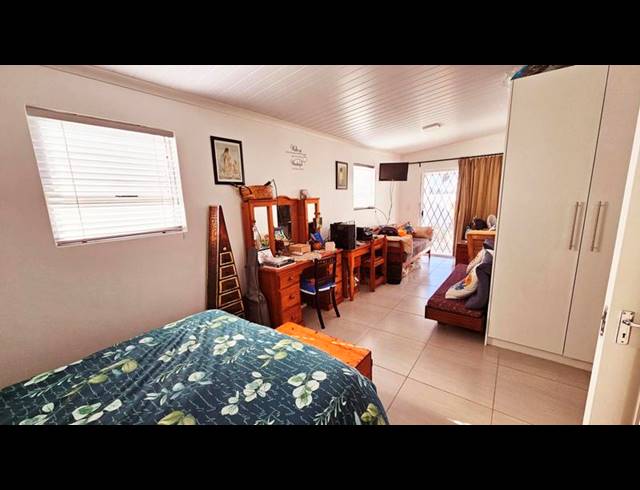 4 BEDROOM HOUSE FOR SALE IN DWARSKERSBOS